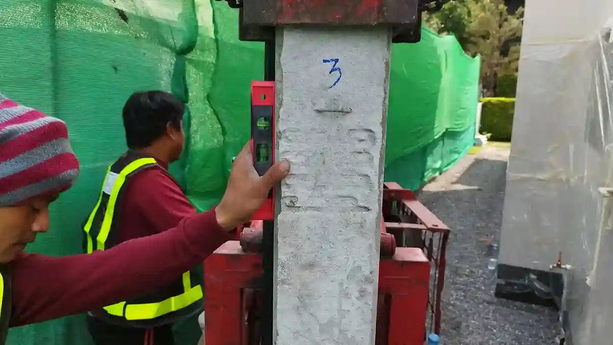 วัดความตรงเสาเข็มด้วยเครื่องจับระดับน้ำ